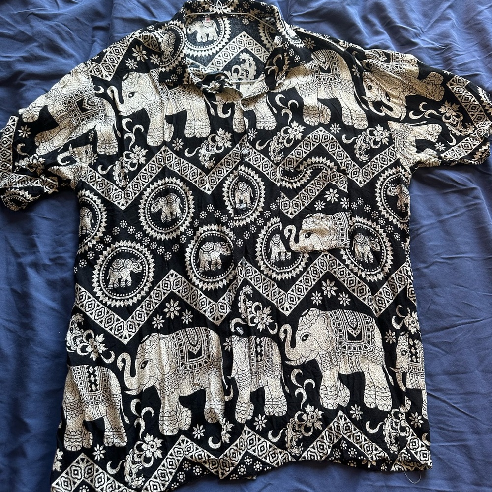 Black & White Elephant Print Short-Sleeve Men's Shirt